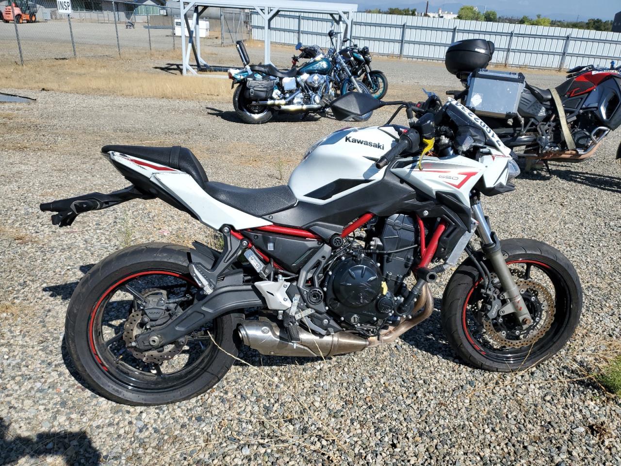 2022 Kawasaki Er650 K продається в Anderson, CA - Vandalism