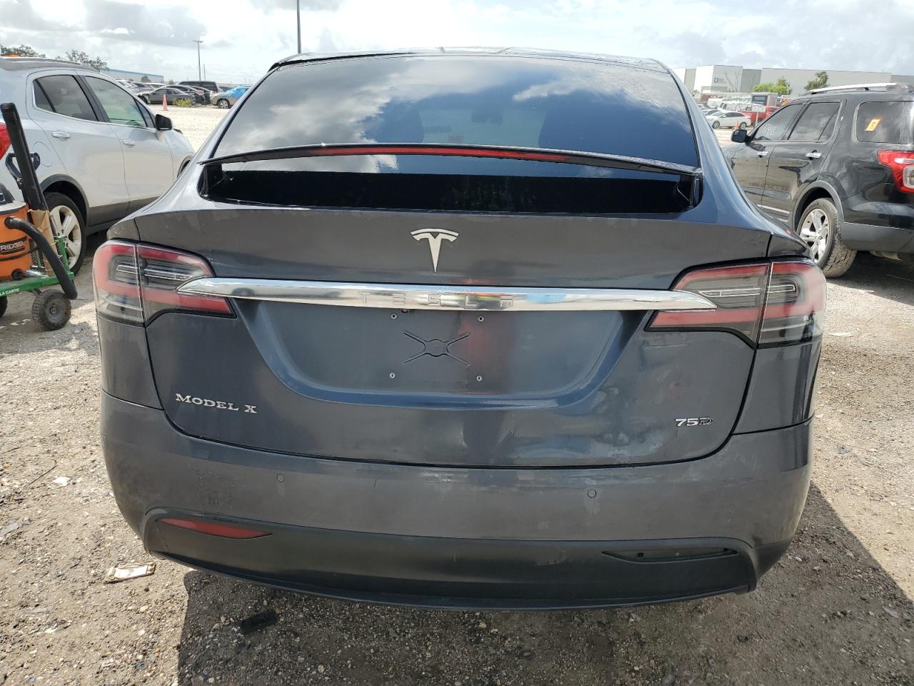 5YJXCBE20HF063365 2017 Tesla Model X