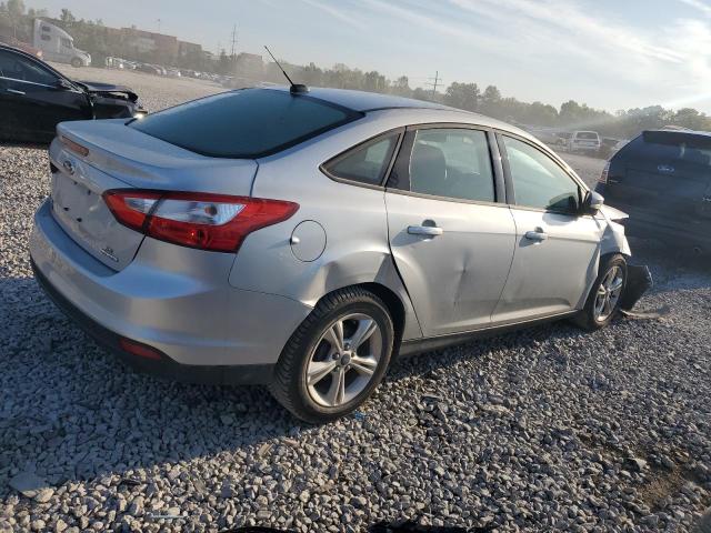 Sedans FORD FOCUS 2013 Silver