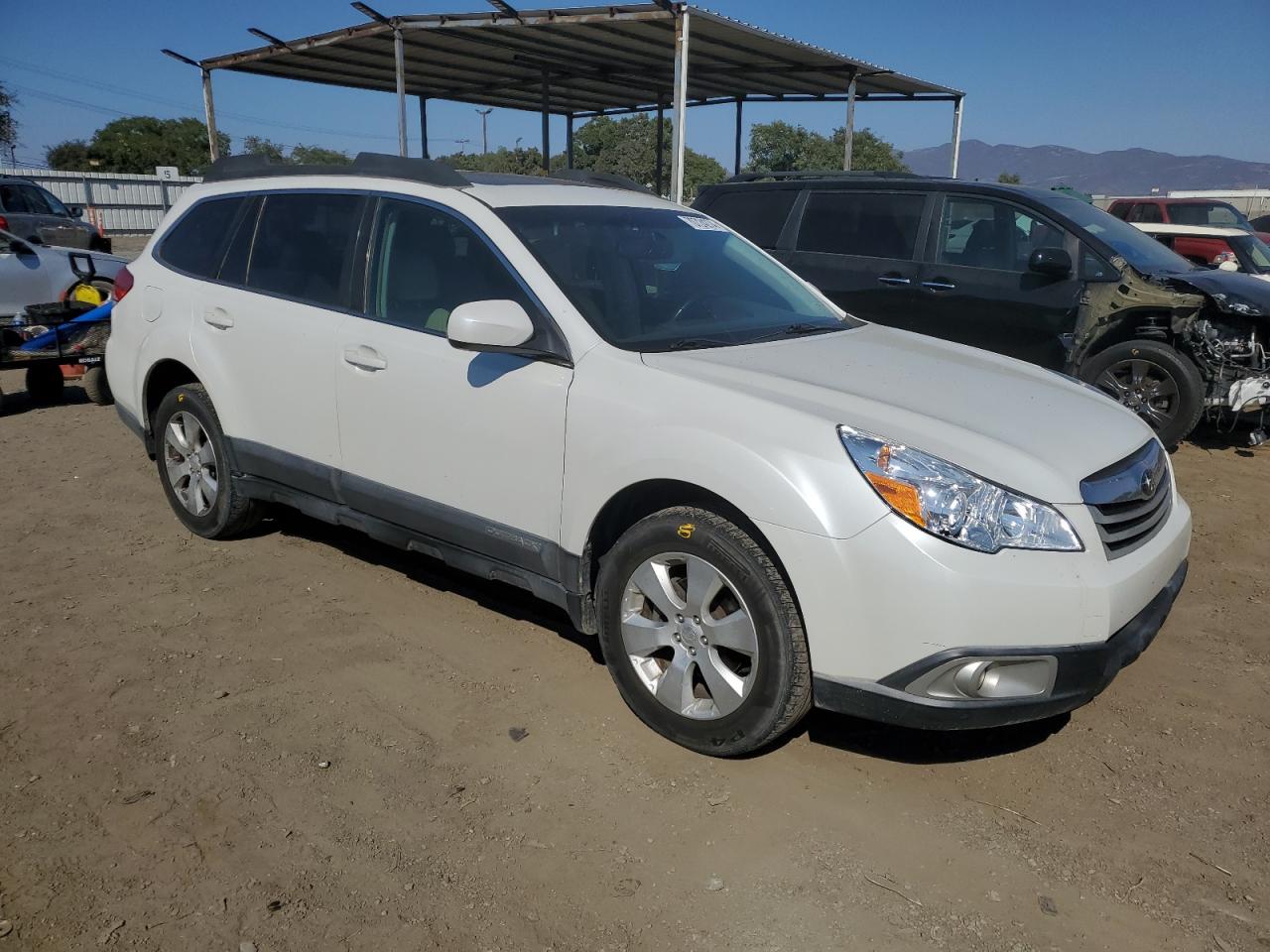 2010 Subaru Outback - Image 4