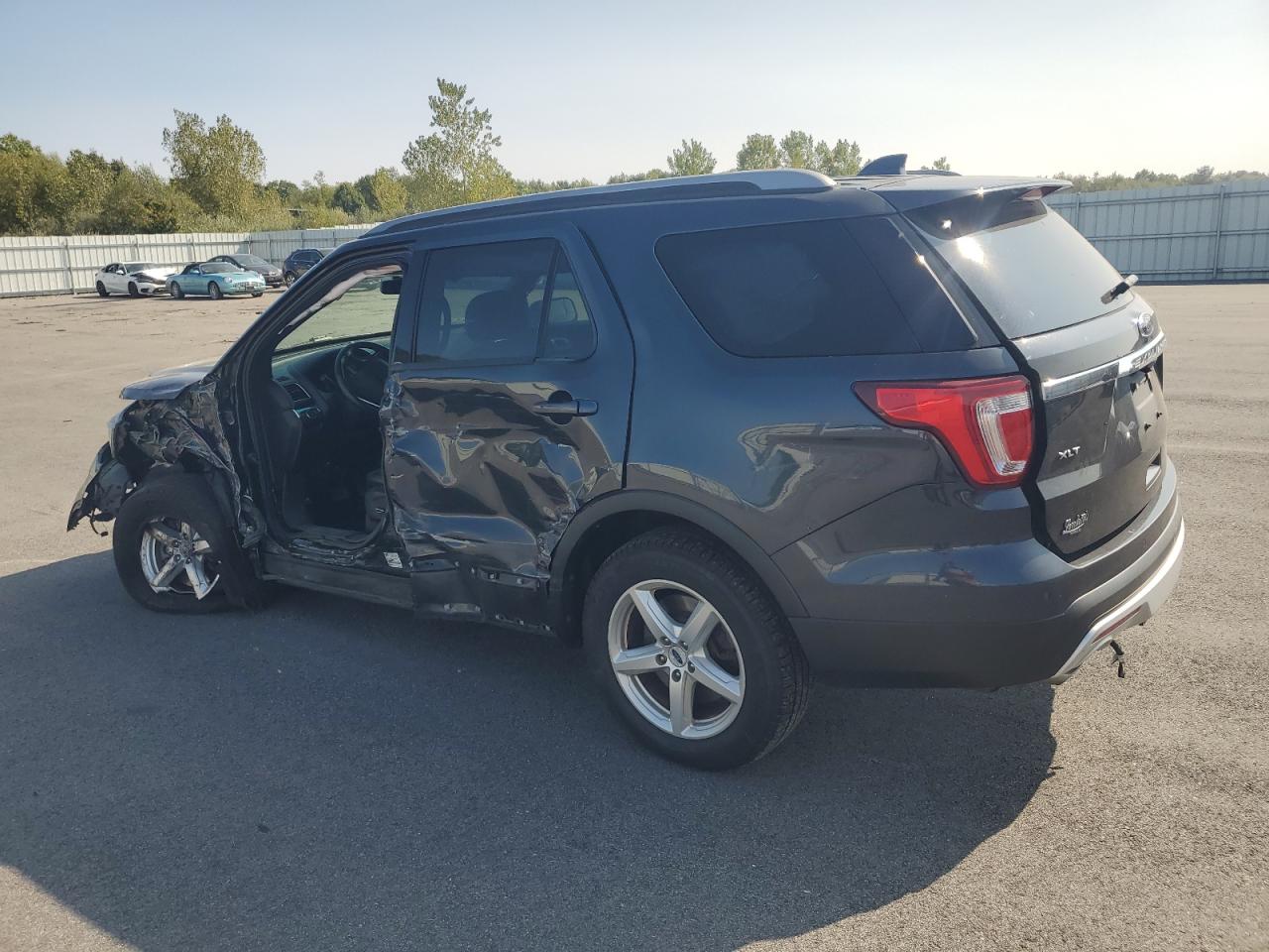 1FM5K8D89HGA91475 2017 FORD EXPLORER - Image 2