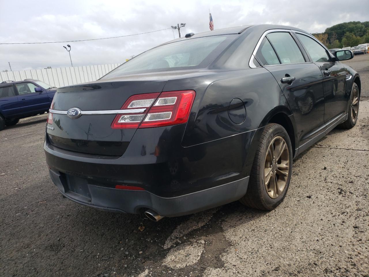 VIN 1FAHP2D83DG235618 2013 FORD TAURUS no.3