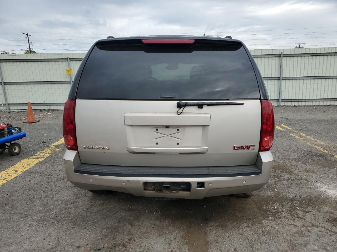 2007 GMC Yukon VIN: 1GKFK13087R125683 Lot: 72189844