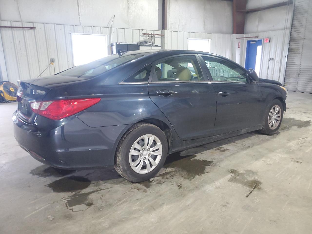 2012 Hyundai Sonata - Image 3