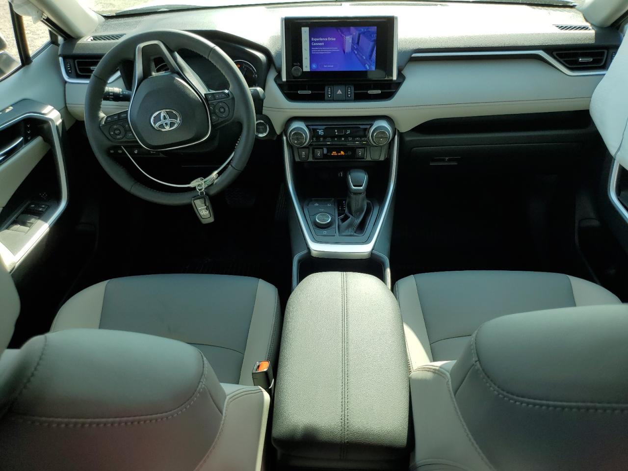 2024 Toyota RAV 4 - Image 8