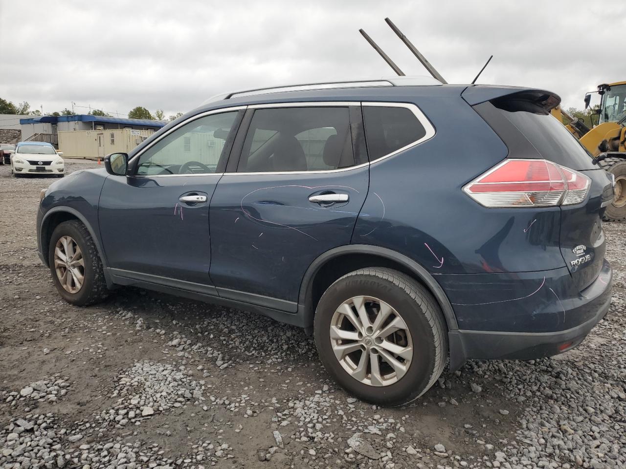 KNMAT2MT6GP692519 2016 NISSAN ROGUE - Image 2