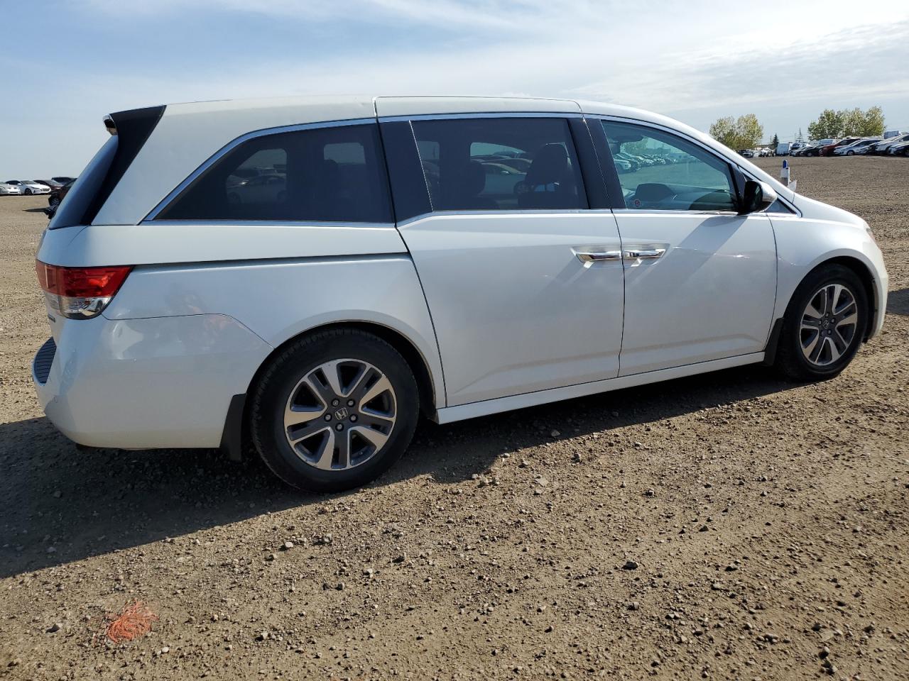 2015 Honda Odyssey - Image 3