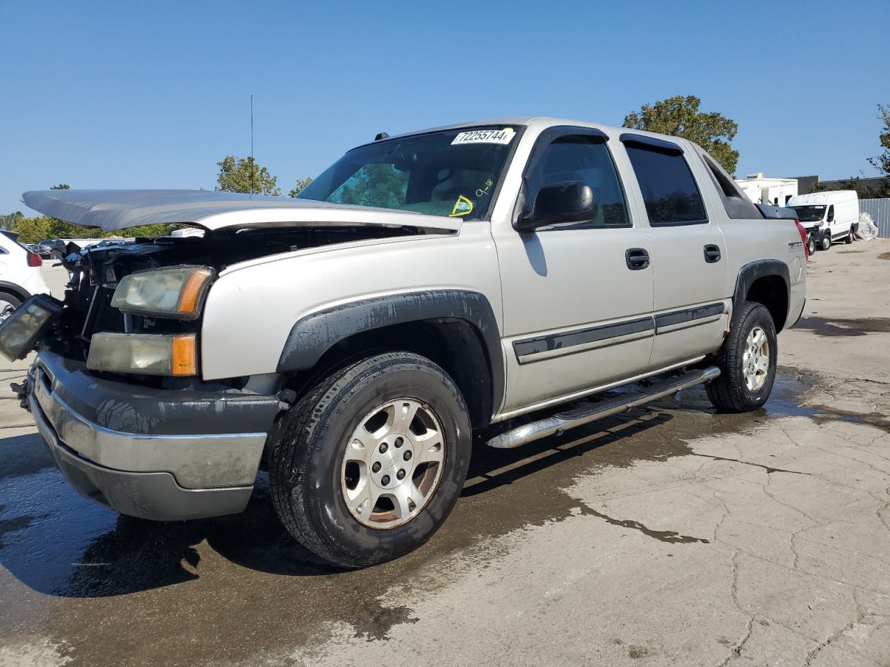 2004 Chevrolet Avalanche - Image 1