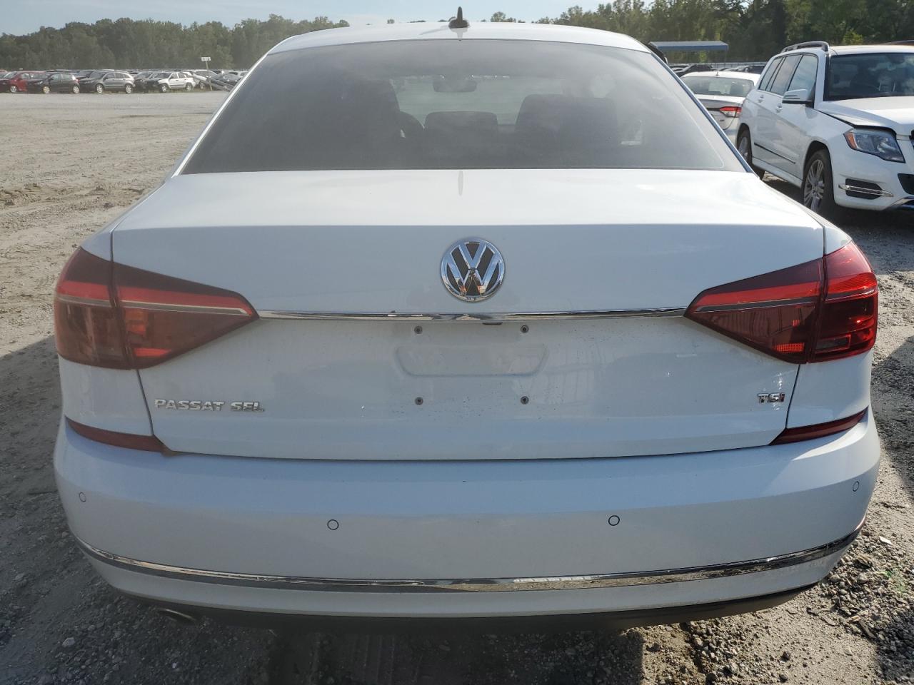 2017 Volkswagen Passat Sel Premium VIN: 1VWCT7A34HC050848 Lot: 70139414