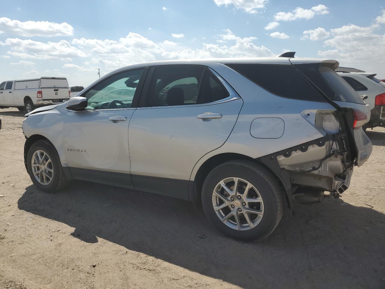 3GNAXTEV4NL224606 2022 CHEVROLET EQUINOX - Image 2