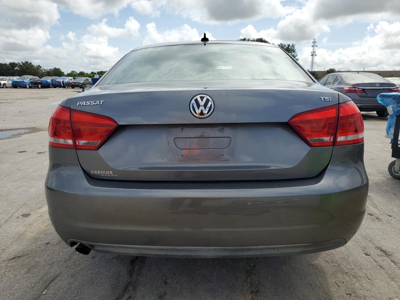 1VWAT7A30FC045778 2015 Volkswagen Passat S