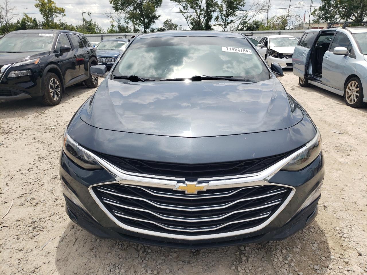 2020 Chevrolet Malibu - Image 5