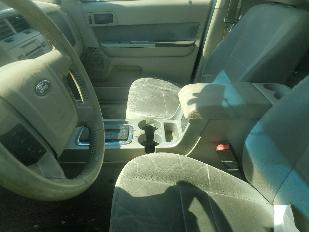 2010 Ford Escape - Image 9