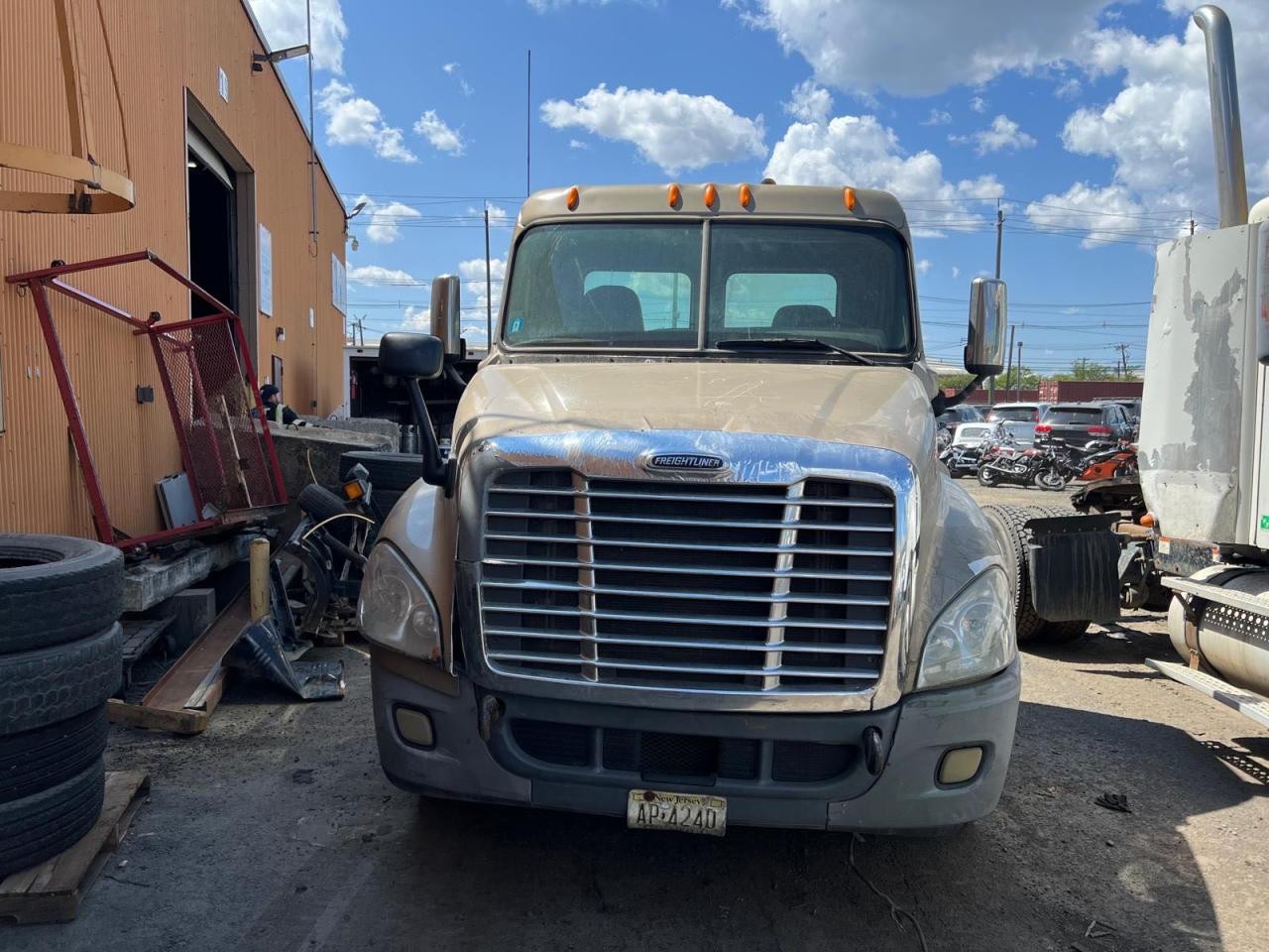 1FUJGECV27LYG1184 2007 Freightliner Cascadia