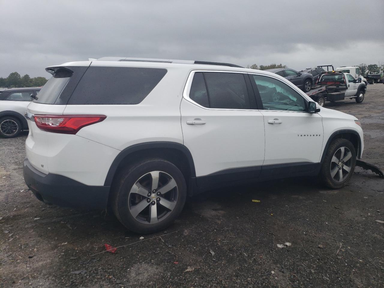 1GNERHKWXJJ263692 2018 Chevrolet Traverse Lt