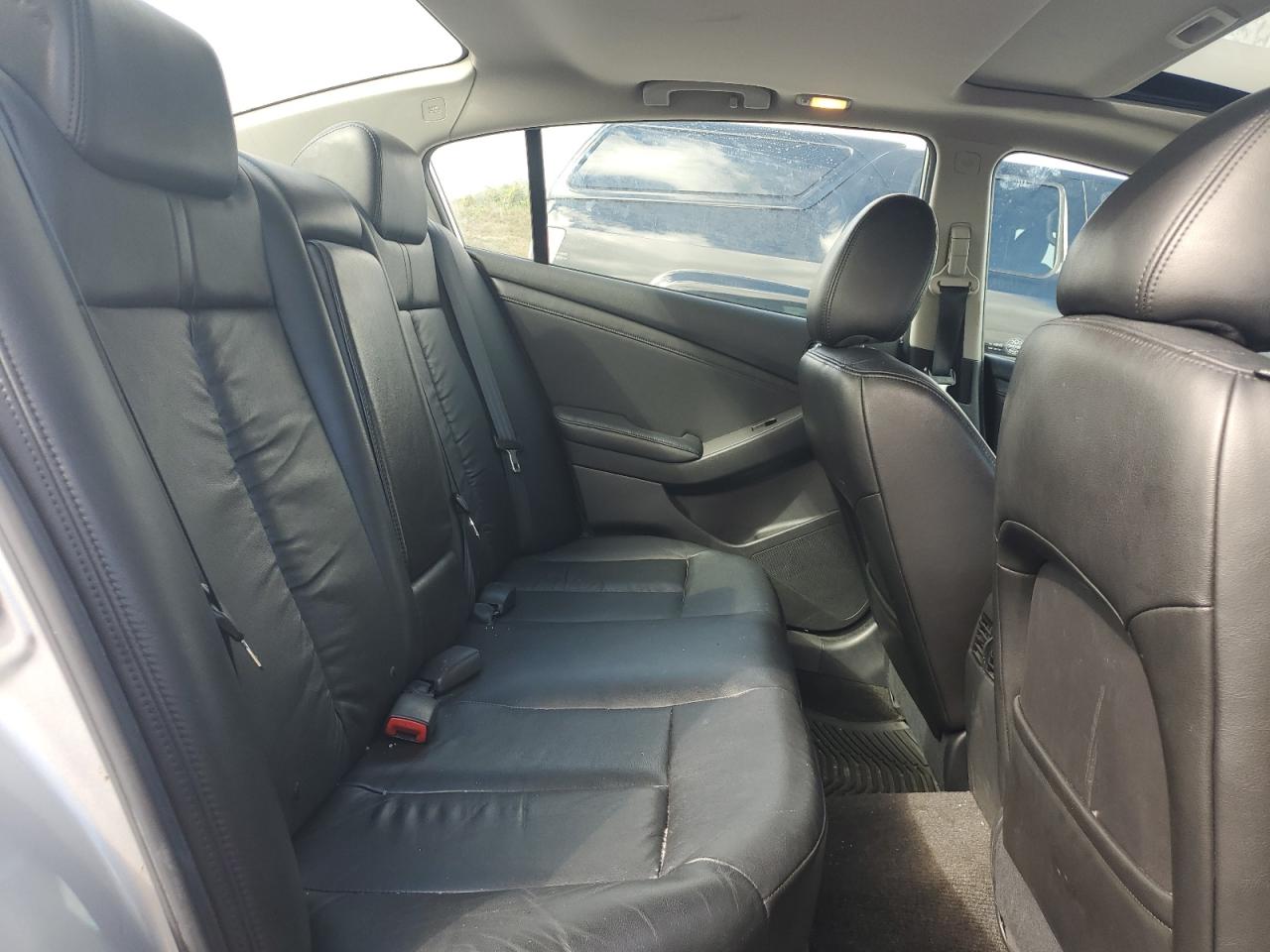 2010 Nissan Altima - Image 10