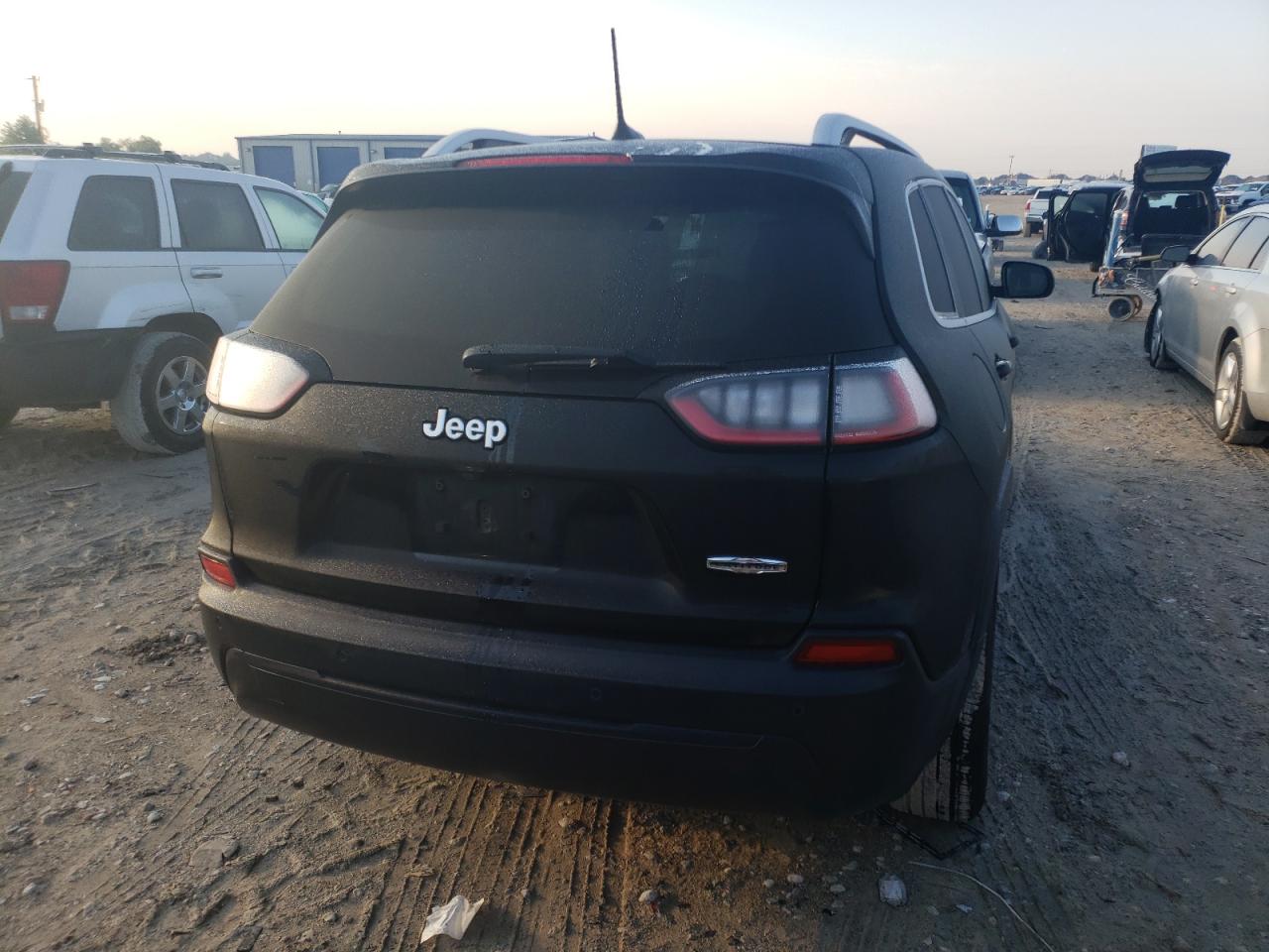 2019 Jeep Cherokee Latitude Plus VIN: 1C4PJLLB5KD373654 Lot: 70241814