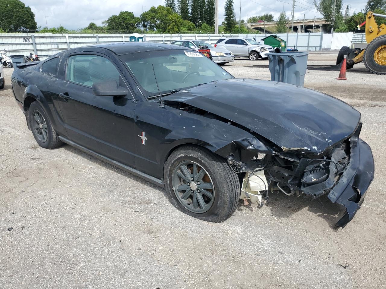 2007 Ford Mustang - Image 4