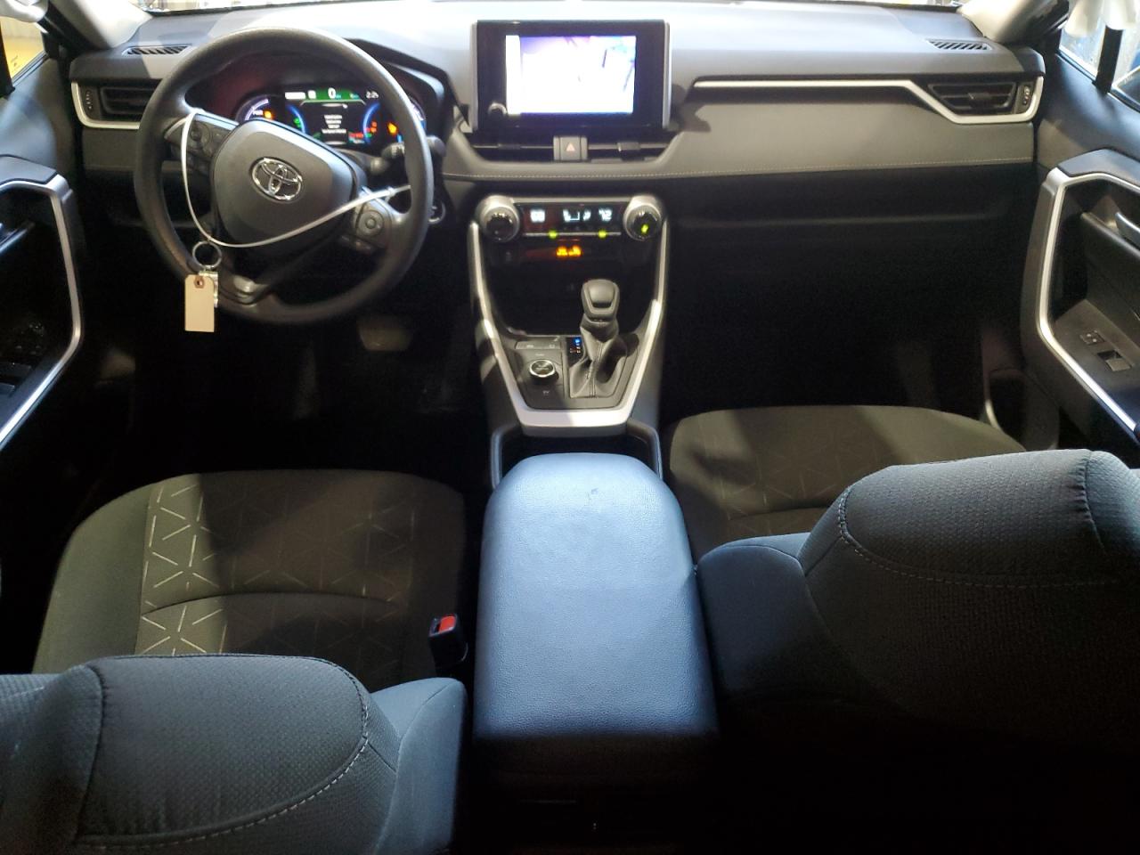 2024 Toyota RAV 4 - Image 8