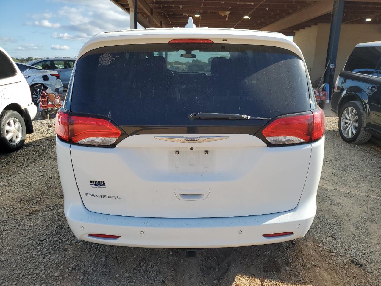 2C4RC1CGXJR130095 2018 Chrysler Pacifica Lx