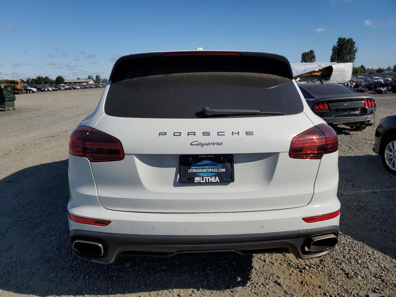 WP1AA2A24HKA88286 2017 Porsche Cayenne