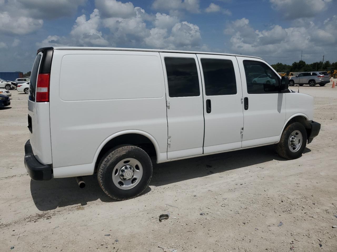 2017 Chevrolet Express G2500 VIN: 1GCWGAFF3H1346900 Lot: 70297024