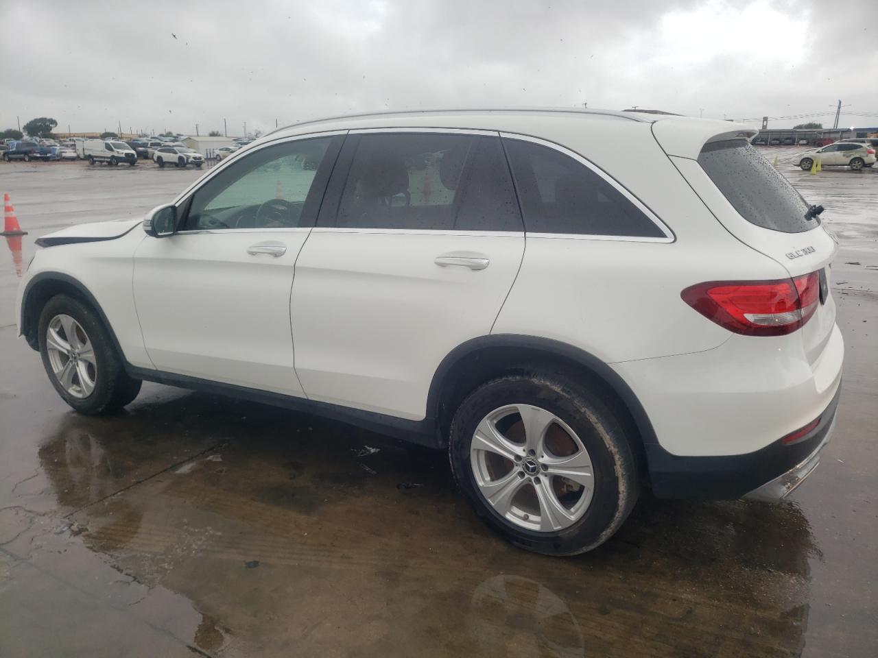 WDC0G4JB6HF253460 2017 MERCEDES-BENZ GLC - Image 2