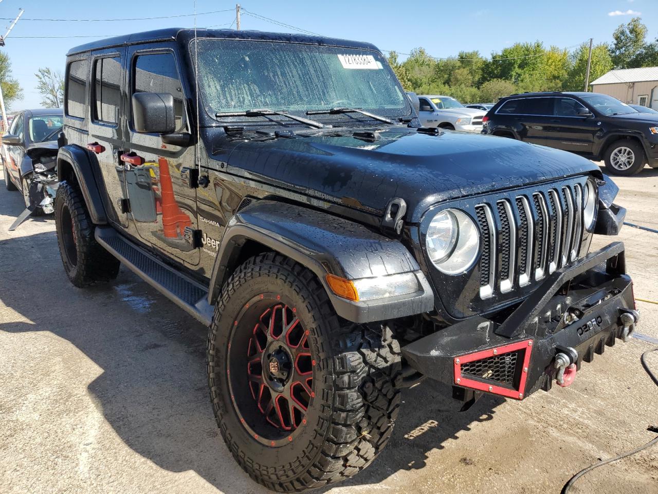 1C4HJXEG2JW291114 2018 Jeep Wrangler Unlimited Sahara