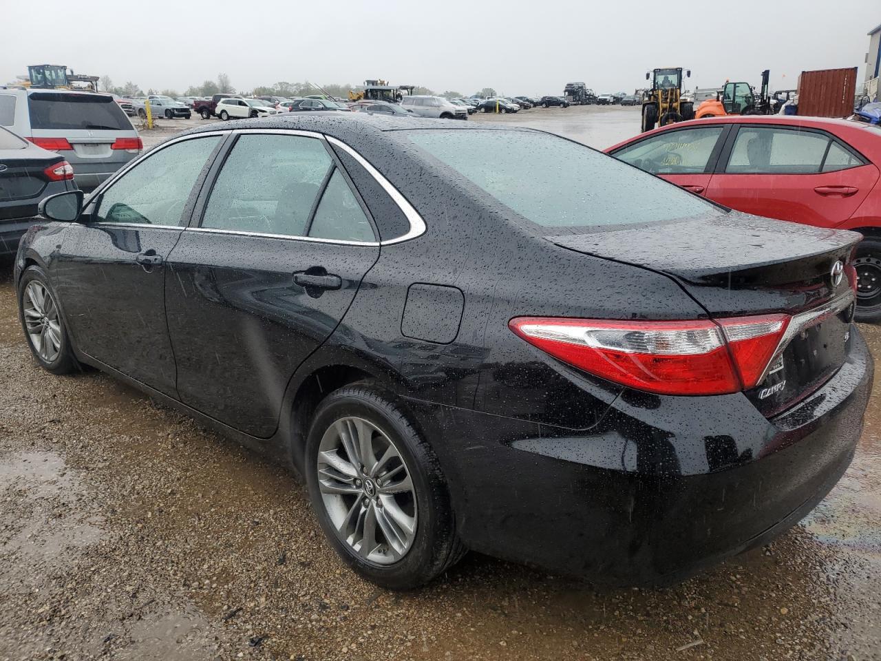 4T1BF1FK9HU440398 2017 TOYOTA CAMRY - Image 2