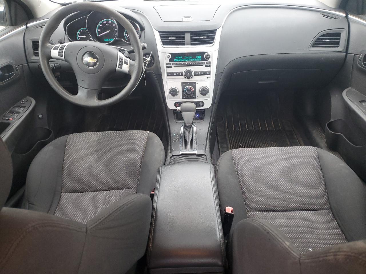 2010 Chevrolet Malibu - Image 8
