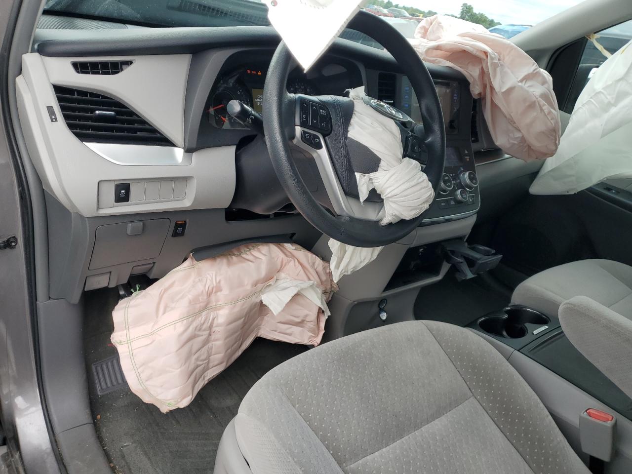 5TDKZ3DC7HS877923 2017 Toyota Sienna Le