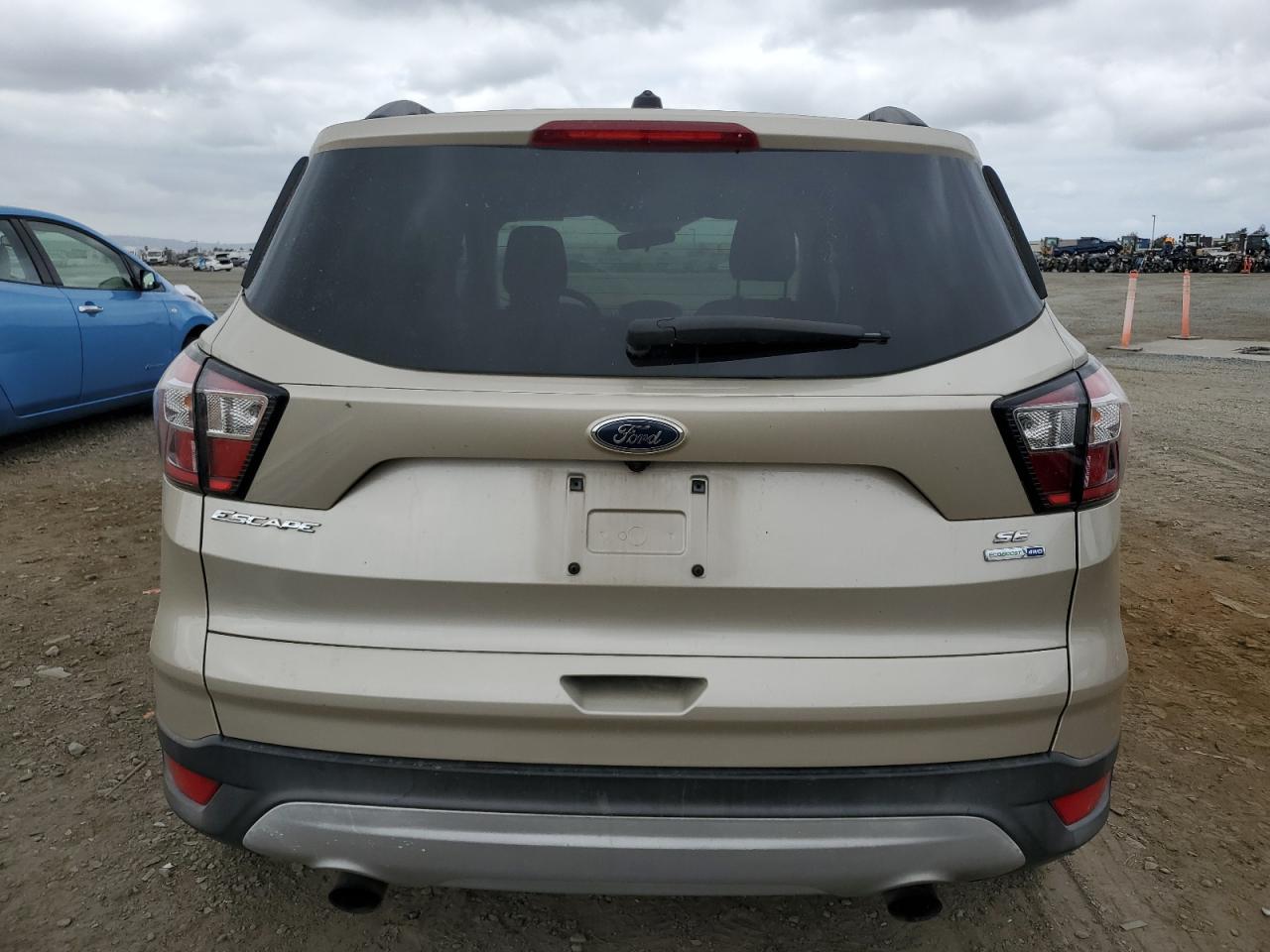 1FMCU9GD1JUD22201 2018 Ford Escape Se