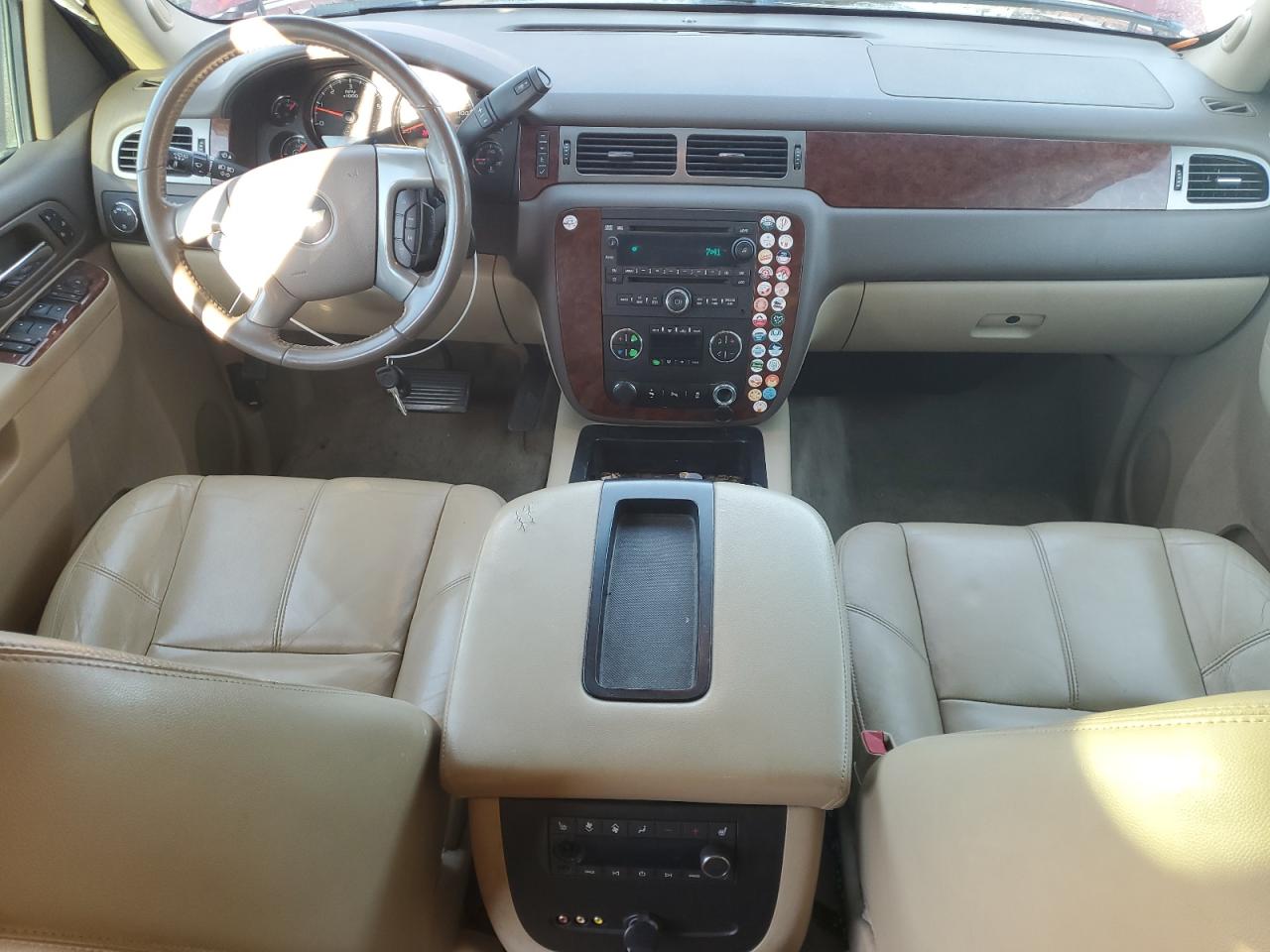 1GNSKJE79ER228670 2014 Chevrolet Suburban K1500 Lt