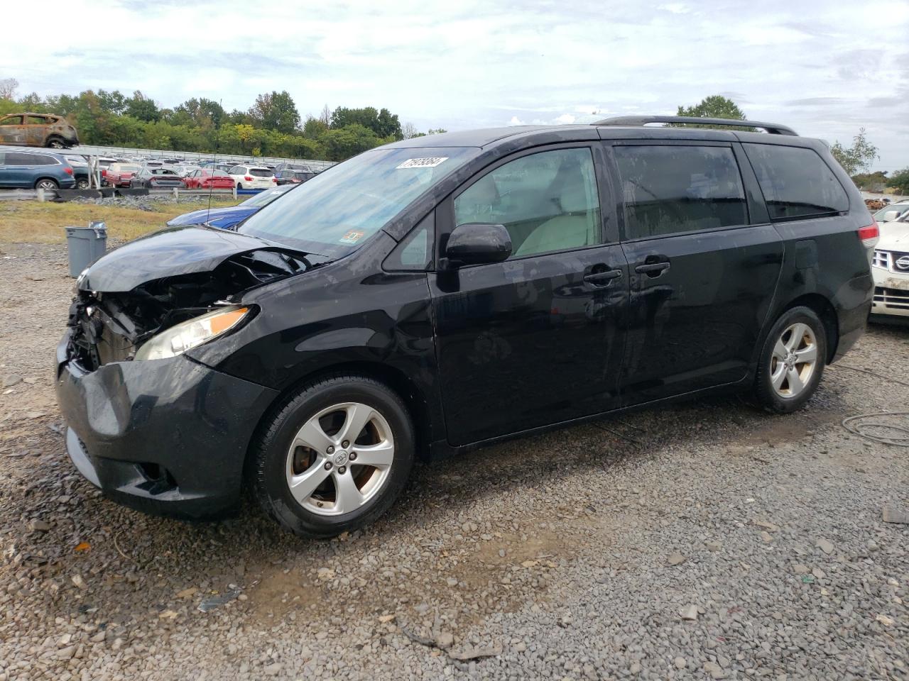 5TDKK3DC9DS305914 2013 Toyota Sienna Le