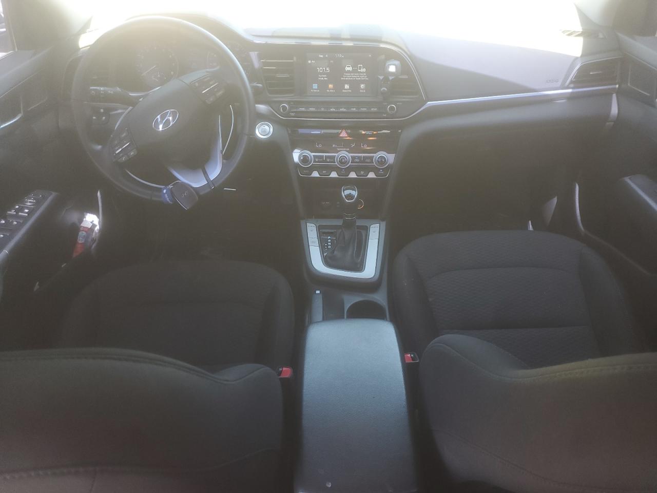 2020 Hyundai Elantra - Image 8