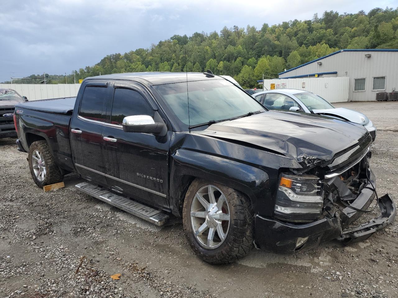 2016 Chevrolet Silverado - Image 4
