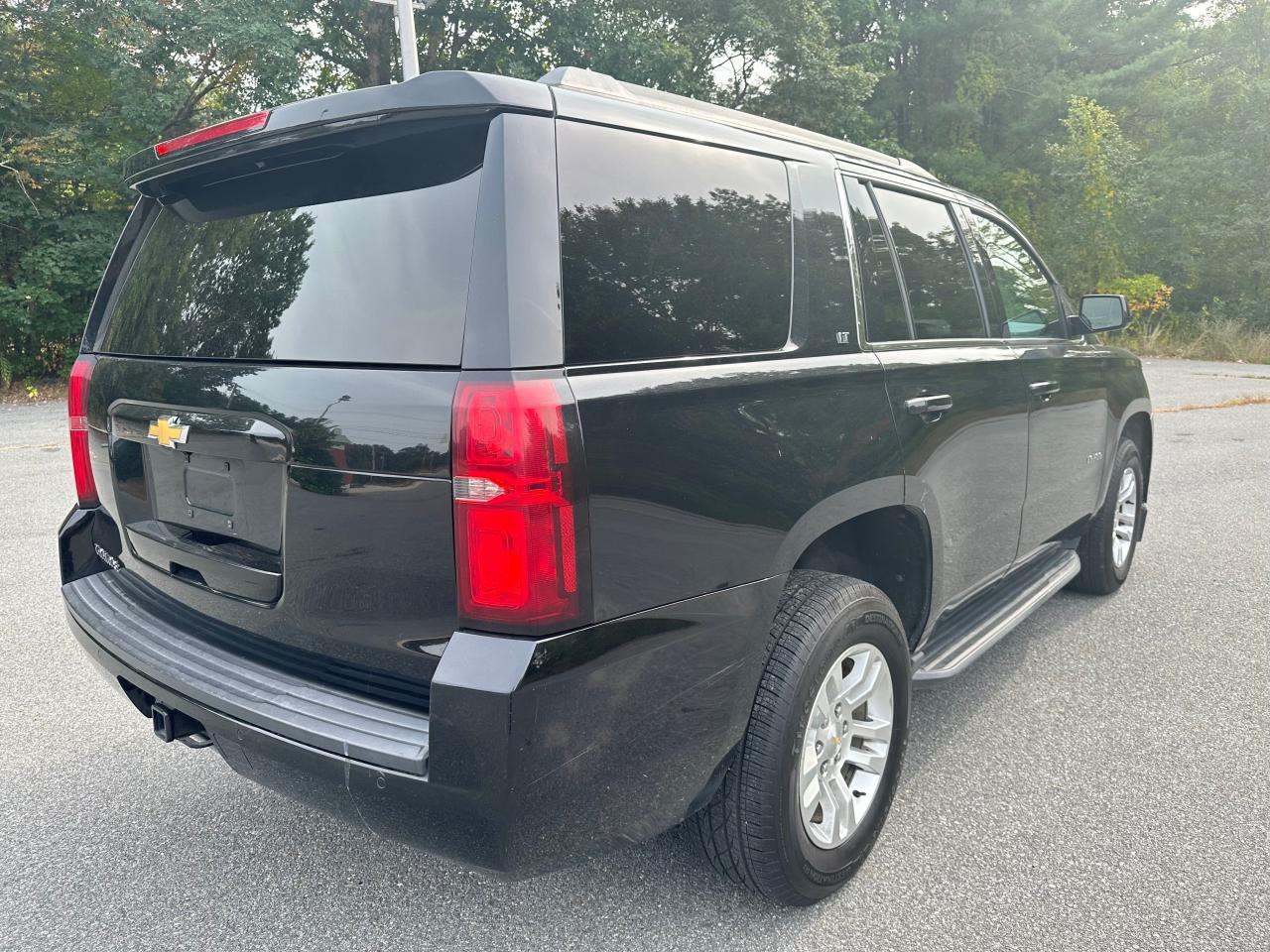 2017 Chevrolet Tahoe K1500 Lt VIN: 1GNSKBKC2HR338620 Lot: 72429294