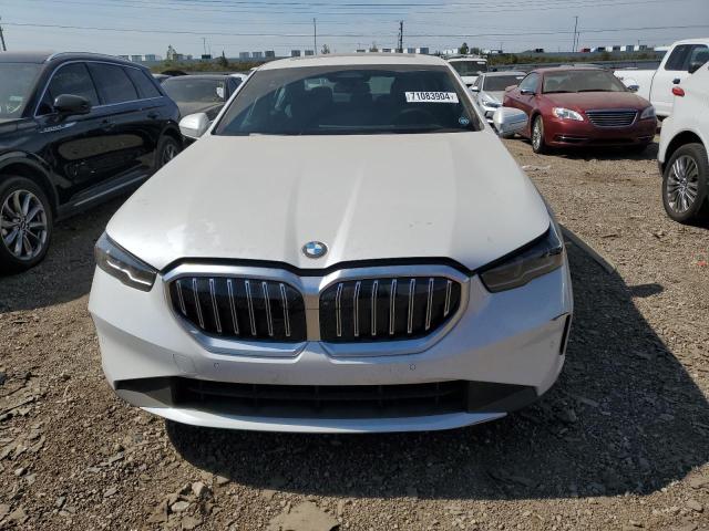  BMW 5 SERIES 2024 Белы