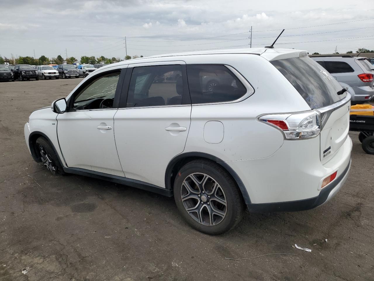 JA4JZ4AX8FZ004809 2015 MITSUBISHI OUTLANDER - Image 2