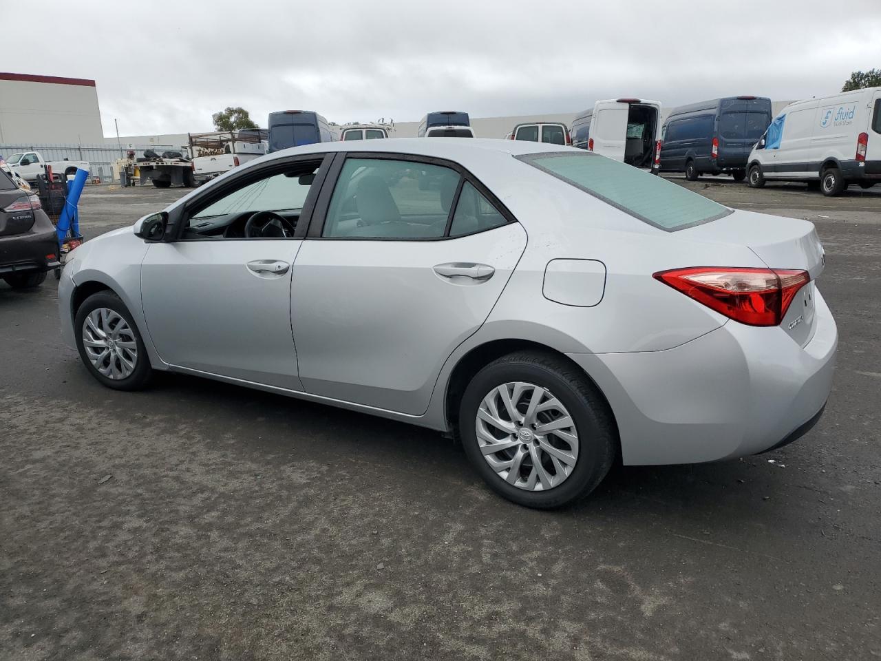 VIN 2T1BURHE4JC064342 2018 TOYOTA COROLLA no.2