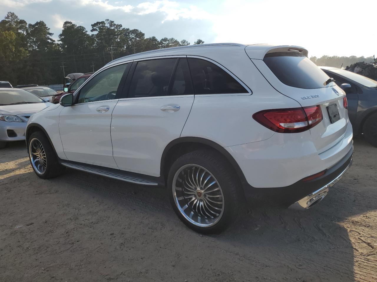 WDC0G4JB4JV024643 2018 MERCEDES-BENZ GLC - Image 2