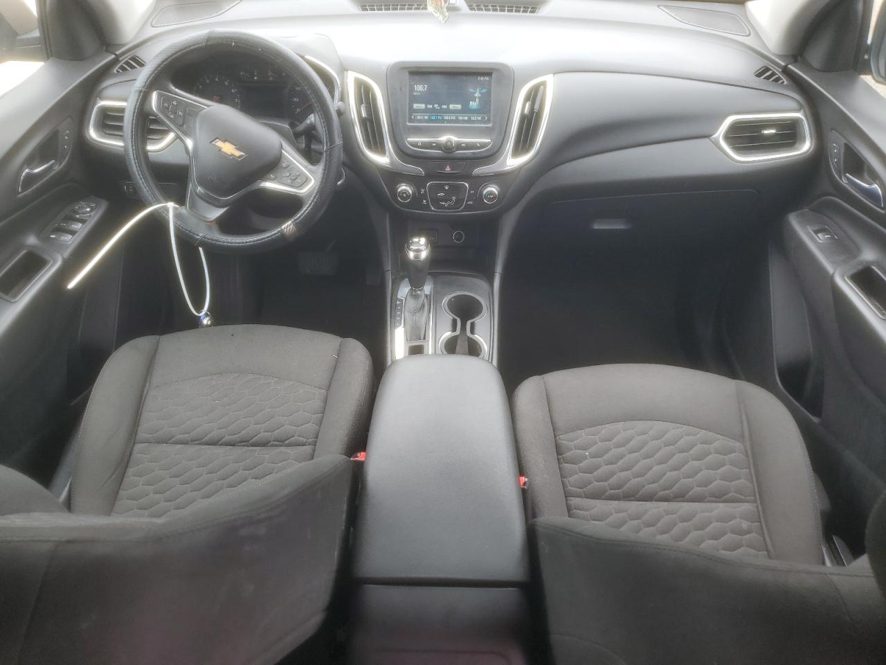 2GNAXJEV5J6181042 2018 Chevrolet Equinox Lt