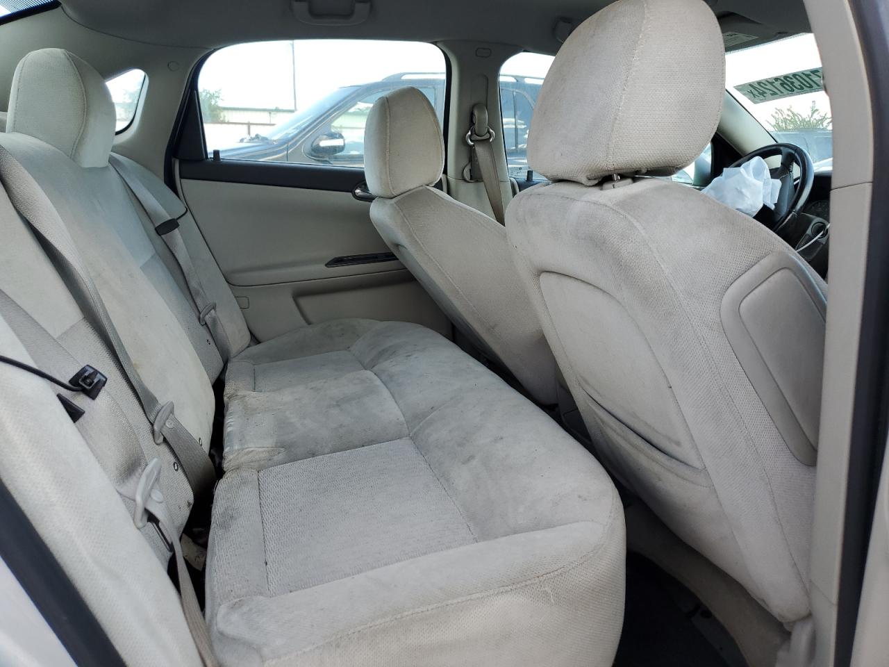 2014 Chevrolet Impala - Image 10