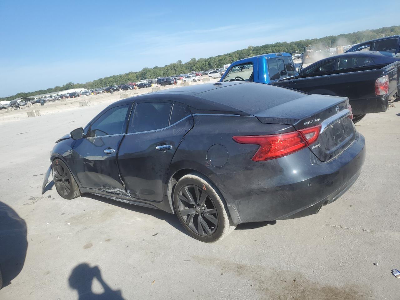 2016 Nissan Maxima - Image 2