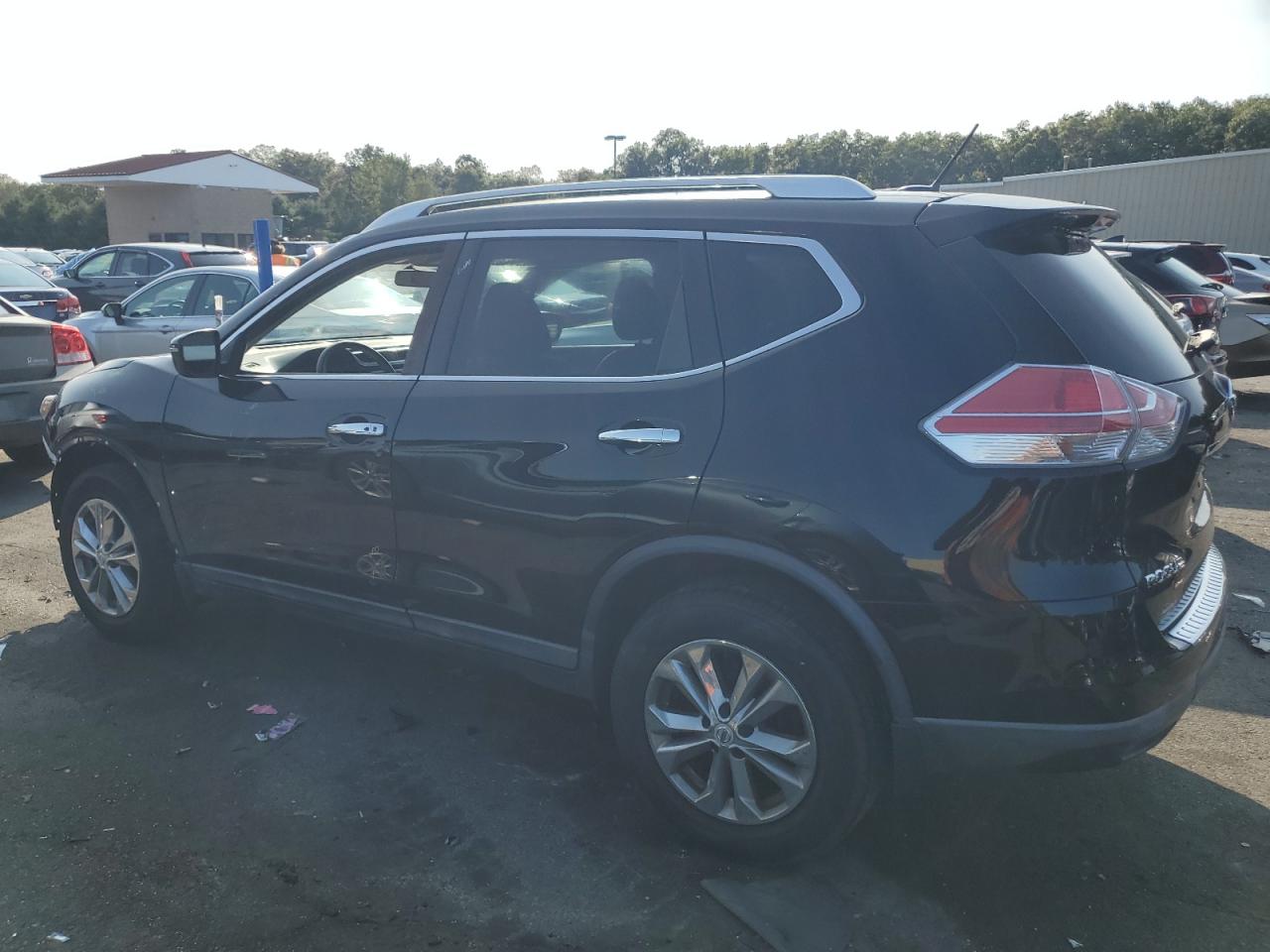 2016 Nissan Rogue - Image 2