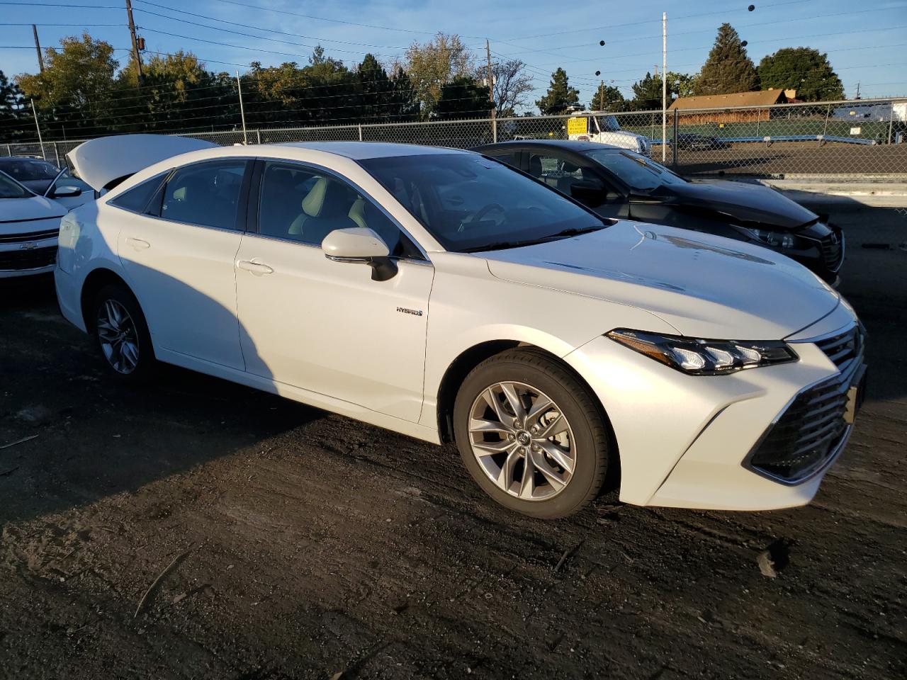 2020 Toyota Avalon - Image 4