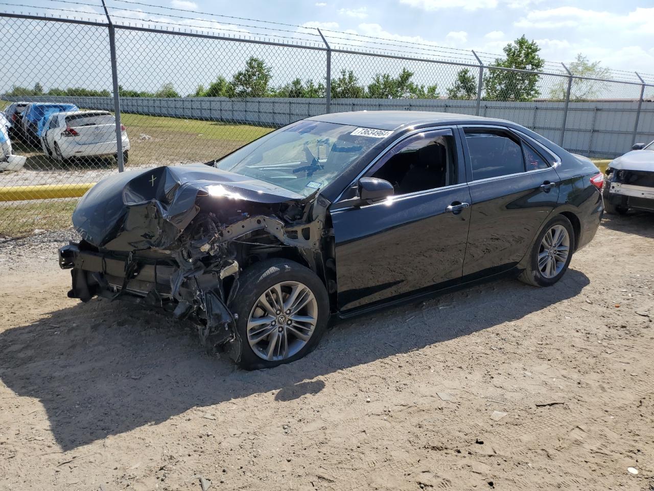 4T1BF1FK2HU691568 2017 TOYOTA CAMRY - Image 1