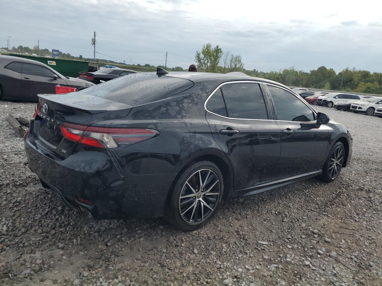 4T1G11AK7NU706394 Toyota Camry SE 3