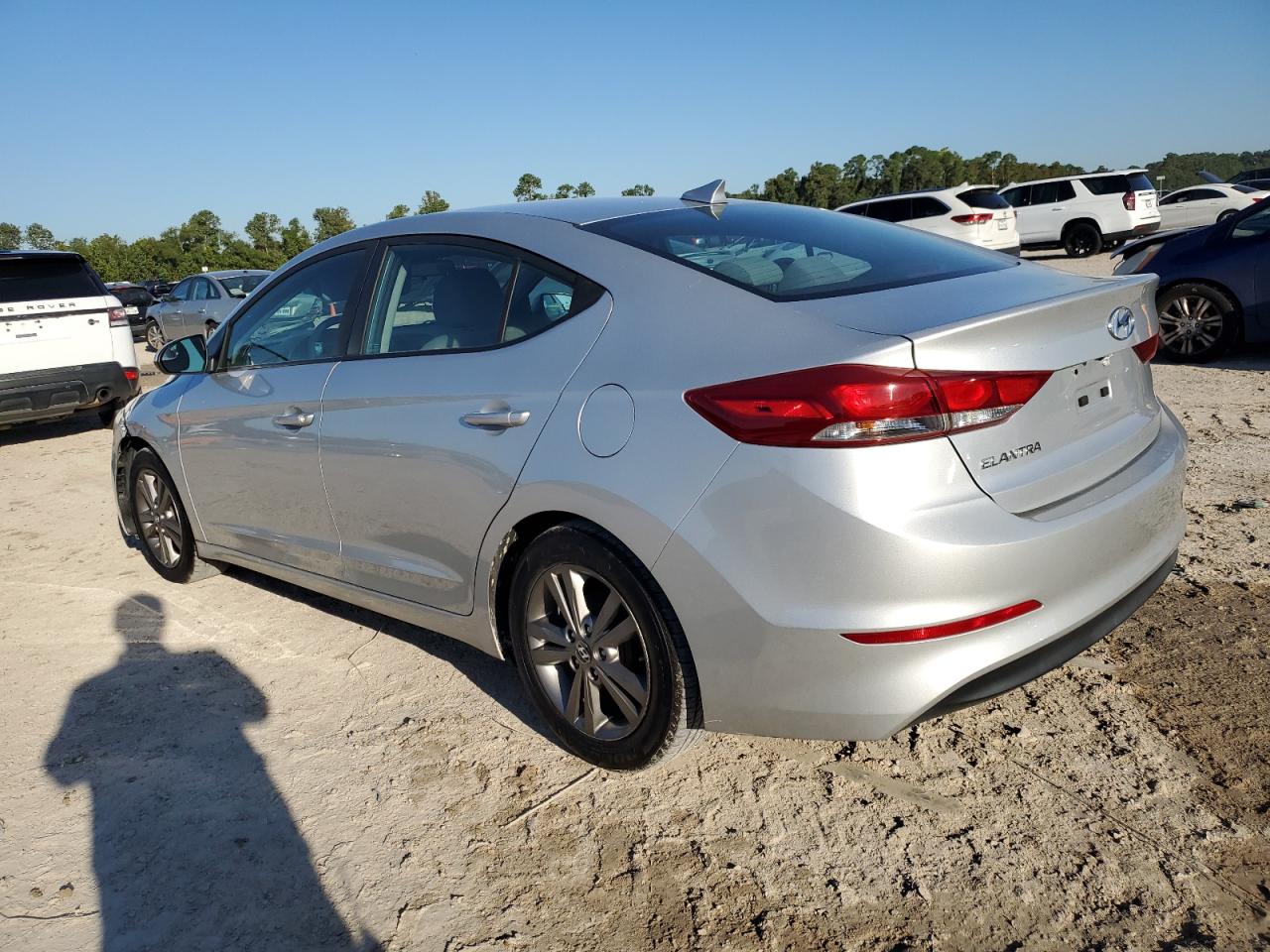 5NPD84LF5HH020101 2017 HYUNDAI ELANTRA - Image 2