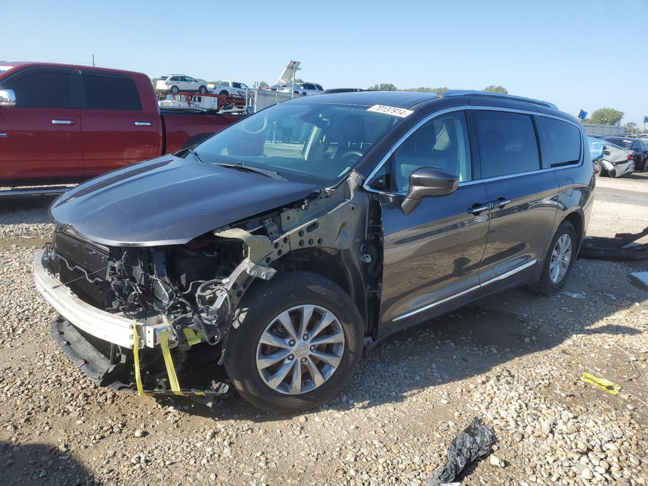 2C4RC1BG0JR128714 2018 CHRYSLER PACIFICA - Image 1